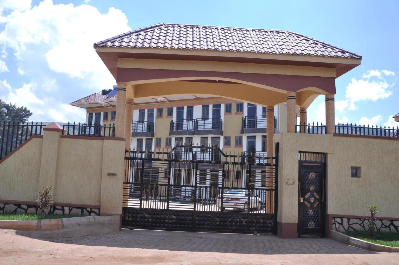Golden View Hotel Ibanda Luaran gambar