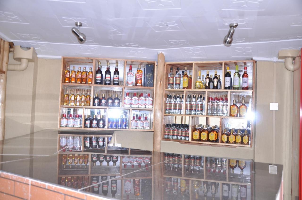 Golden View Hotel Ibanda Luaran gambar