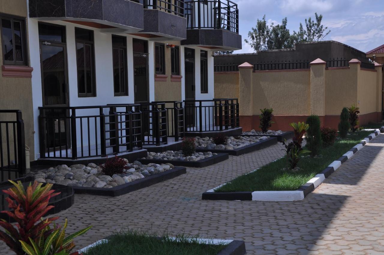 Golden View Hotel Ibanda Luaran gambar