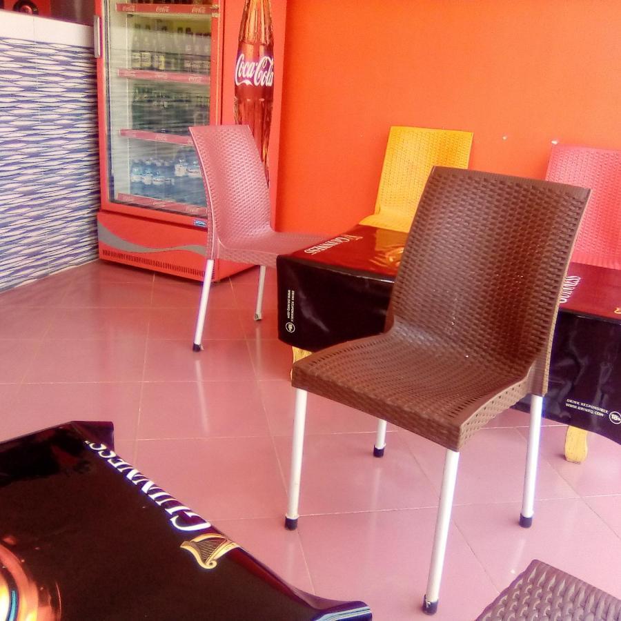 Golden View Hotel Ibanda Luaran gambar