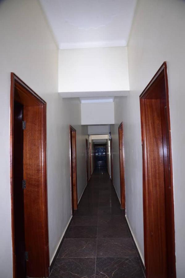 Golden View Hotel Ibanda Luaran gambar